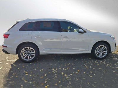 2025 Audi Q7 Base