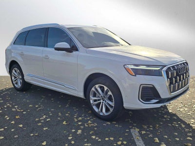 2025 Audi Q7 Base