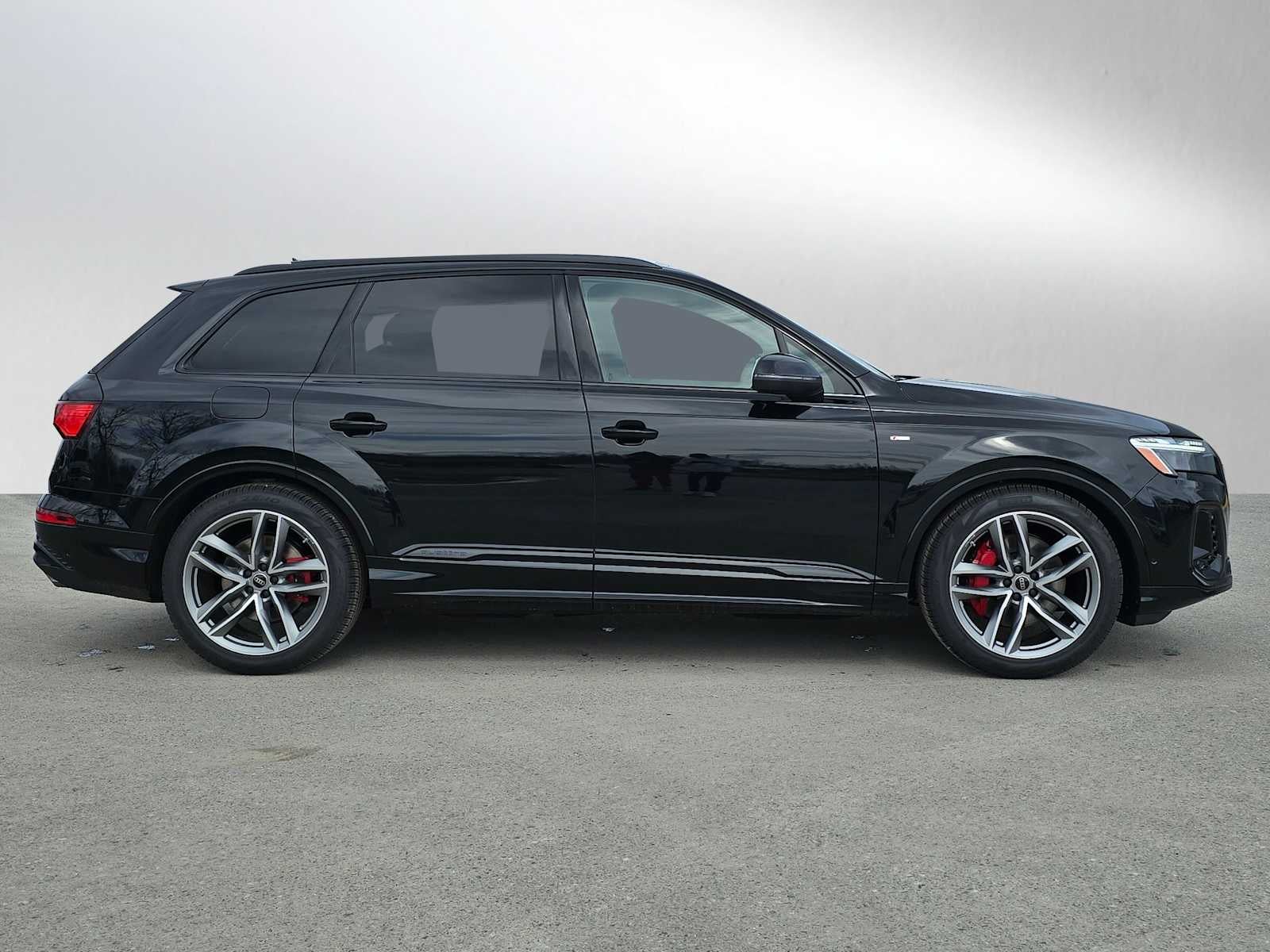 2026 Audi Q7 Base