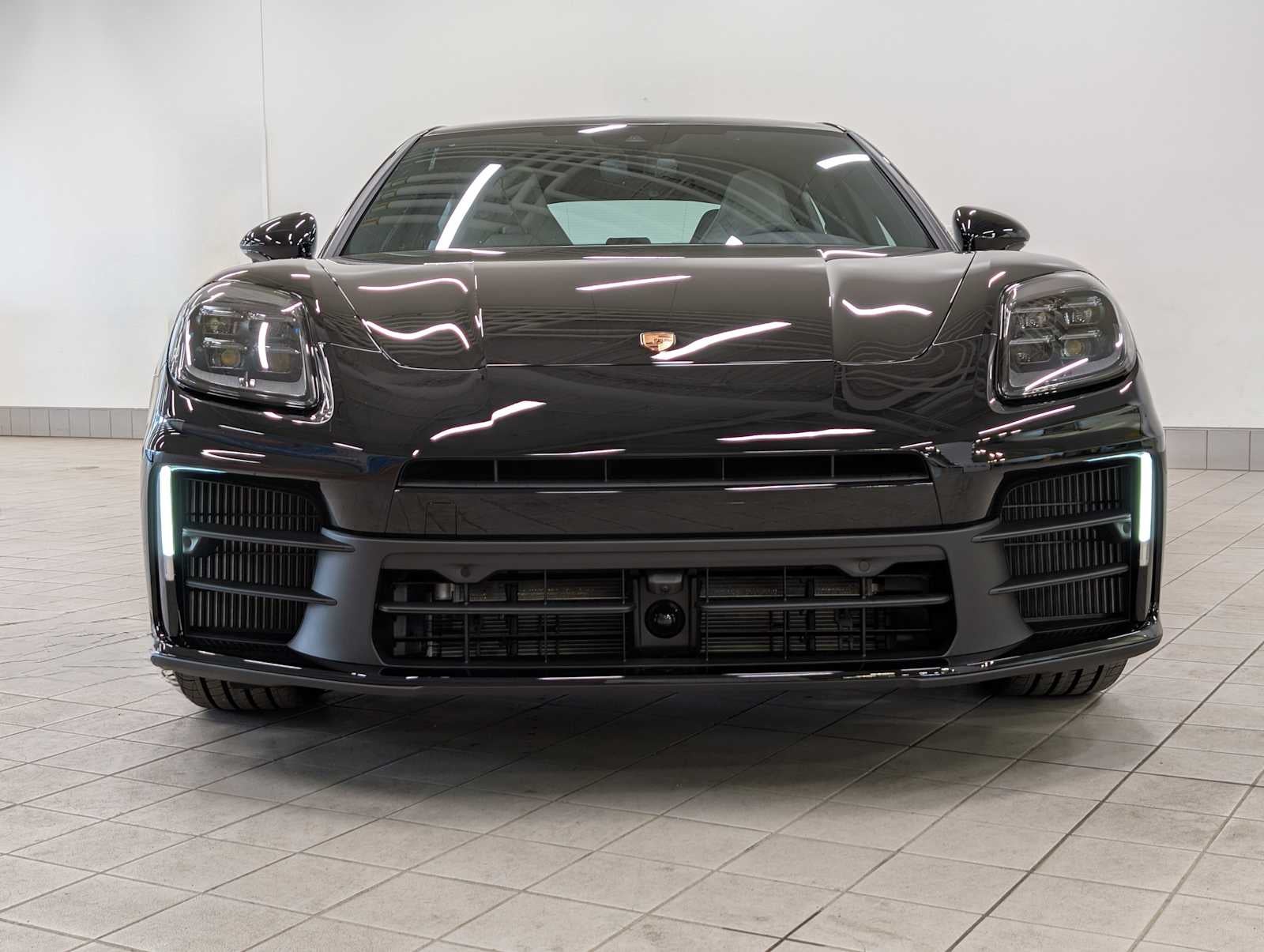 2025 Porsche Panamera 4