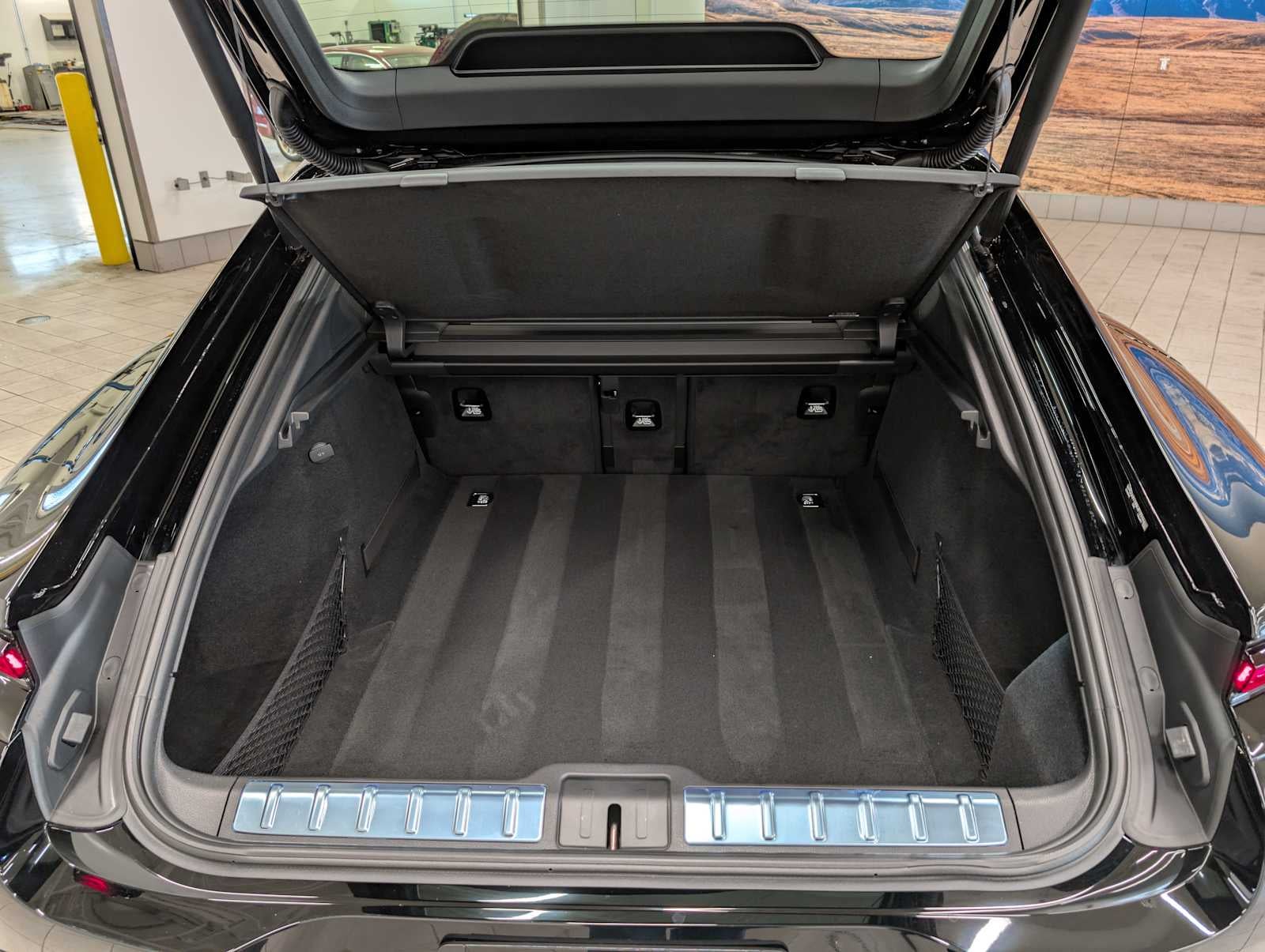 2025 Porsche Panamera 4