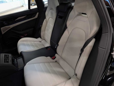 2025 Porsche Panamera 4