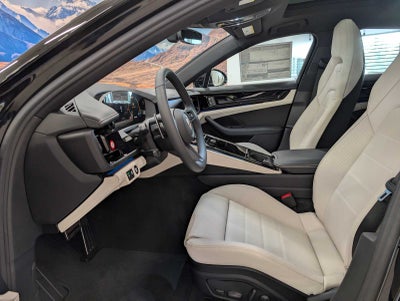 2025 Porsche Panamera 4