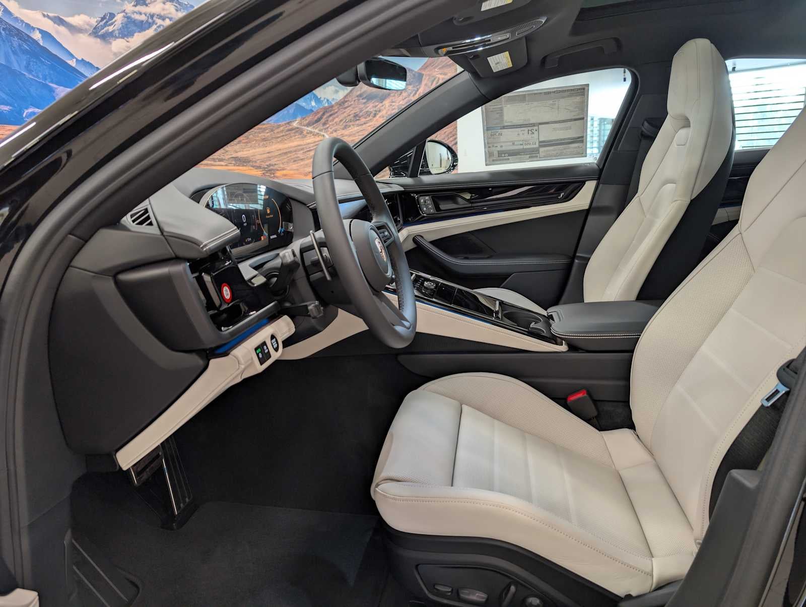 2025 Porsche Panamera 4