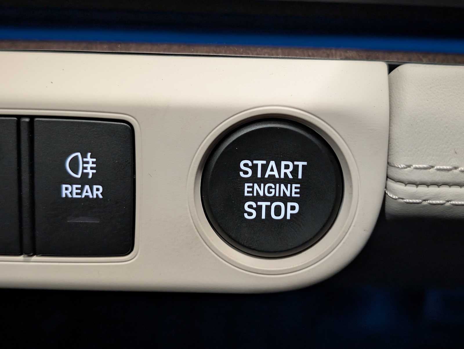 2025 Porsche Panamera 4