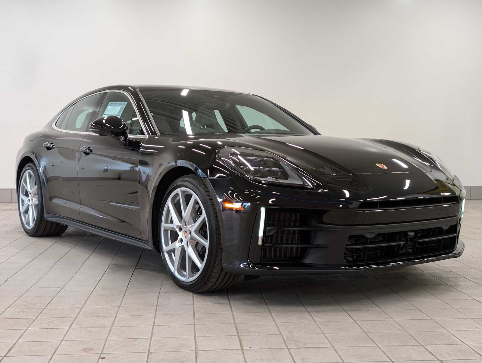 2025 Porsche Panamera 4