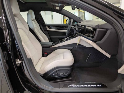 2025 Porsche Panamera 4