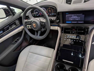 2025 Porsche Panamera 4