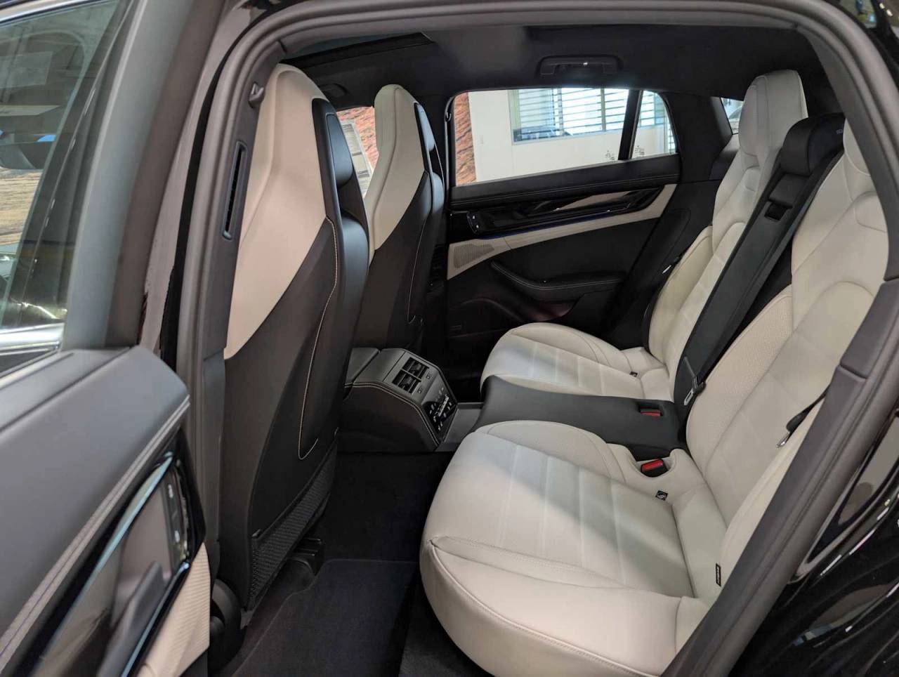 2025 Porsche Panamera 4