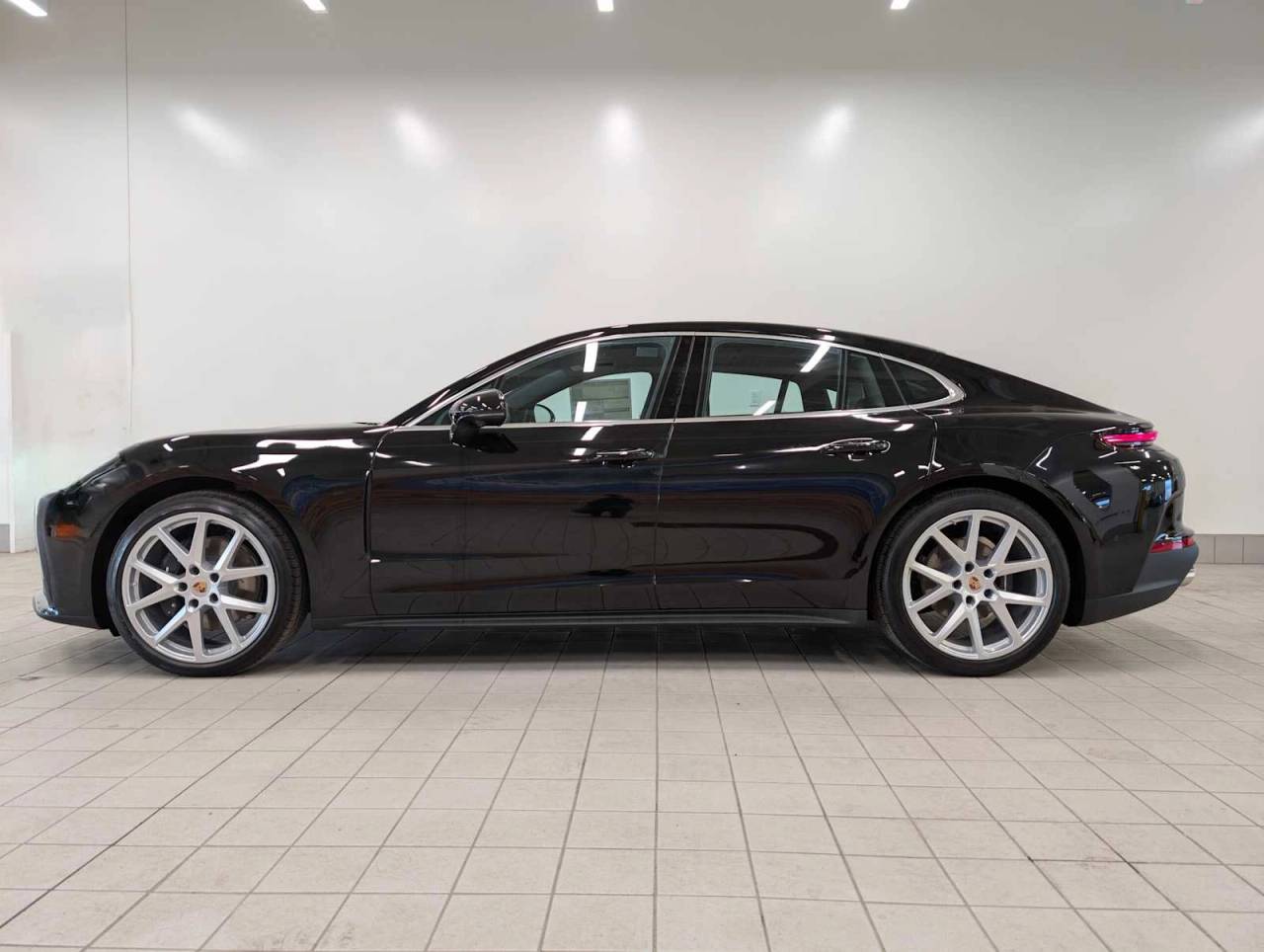 2025 Porsche Panamera 4