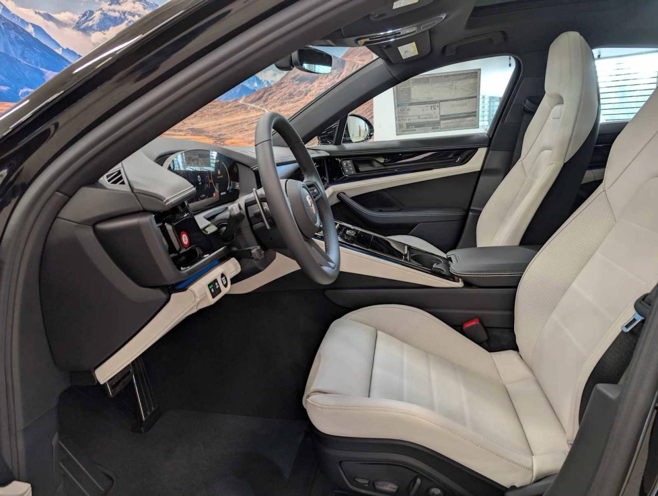 2025 Porsche Panamera 4