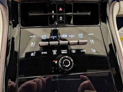 2025 Porsche Panamera 4