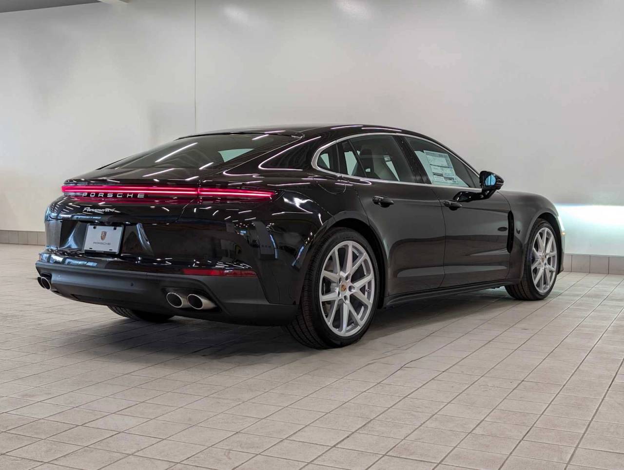 2025 Porsche Panamera 4