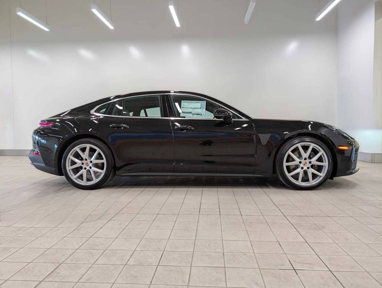 2025 Porsche Panamera 4