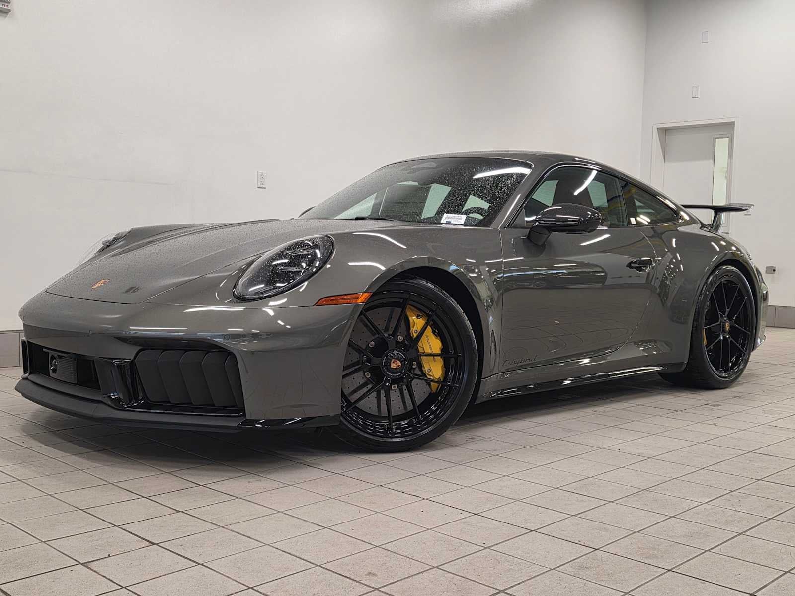 2026 Porsche 911 Carrera 4 GTS