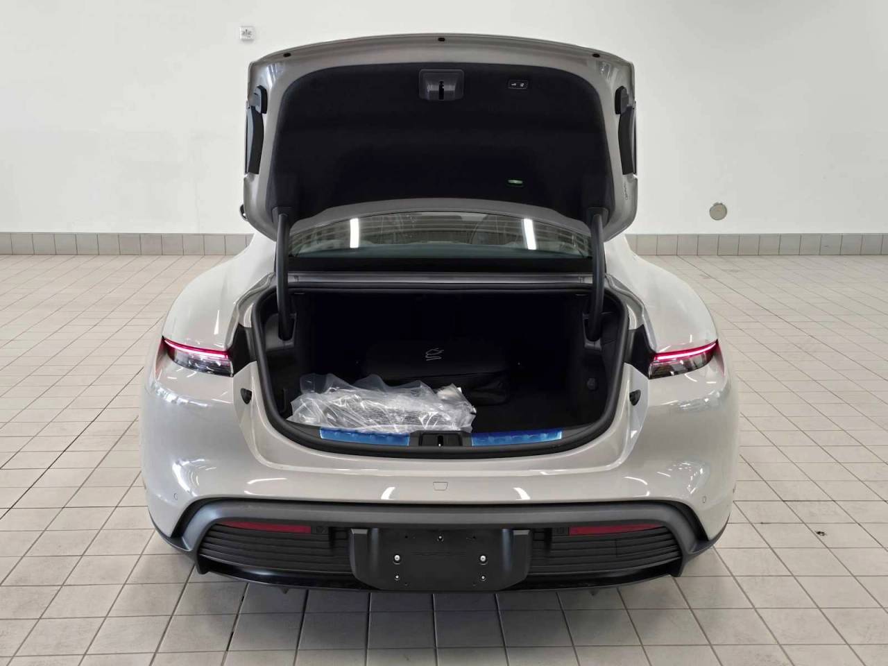 2024 Porsche Taycan 4S