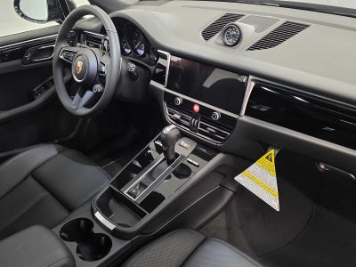 2026 Porsche Macan Macan