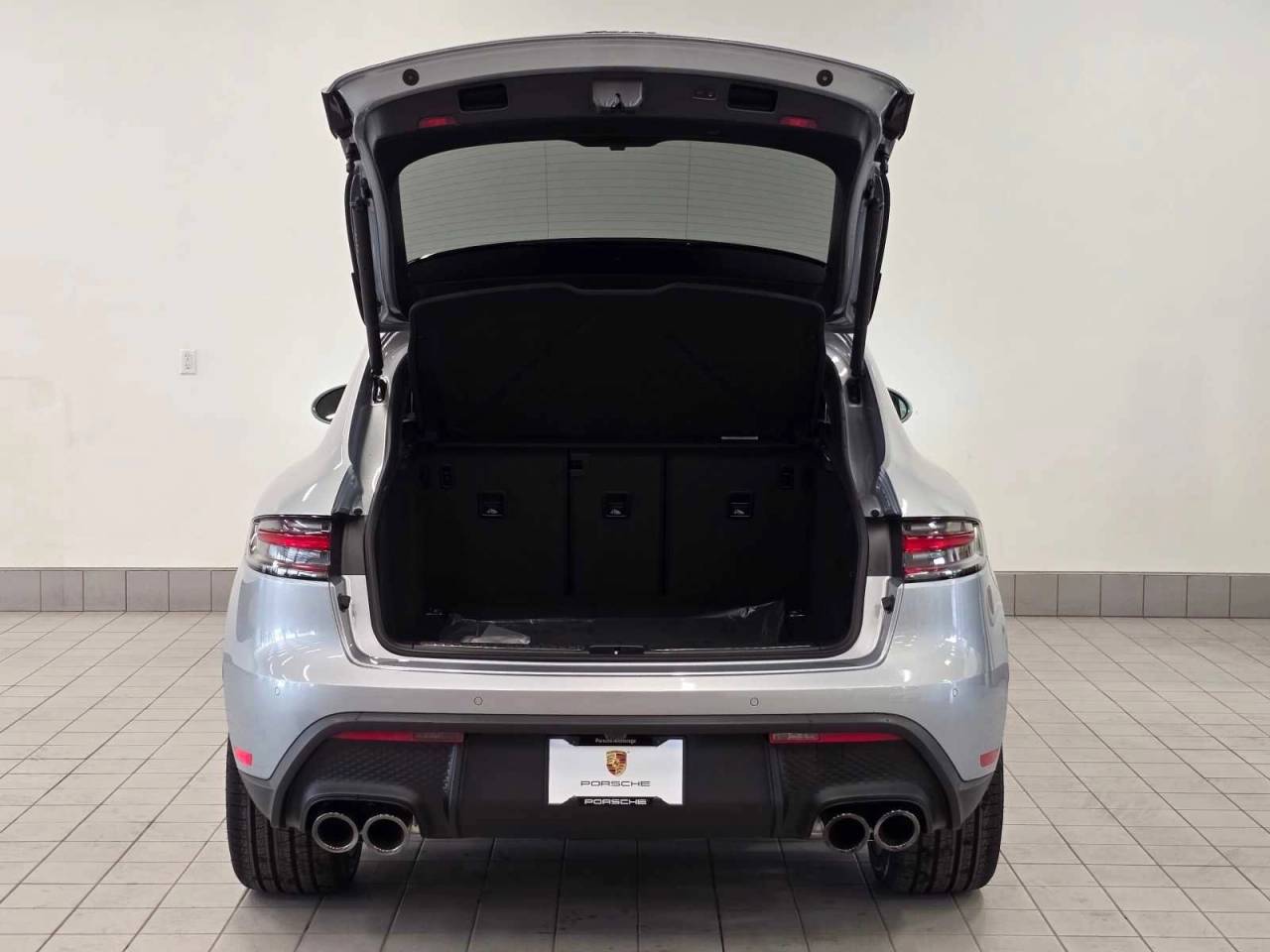 2024 Porsche Macan Base