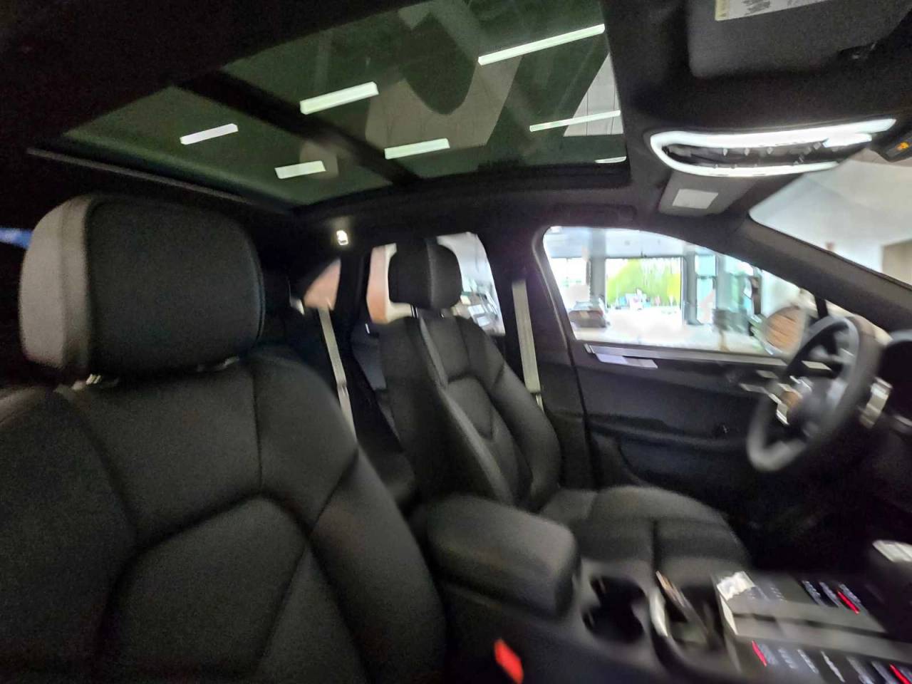 2024 Porsche Macan Base