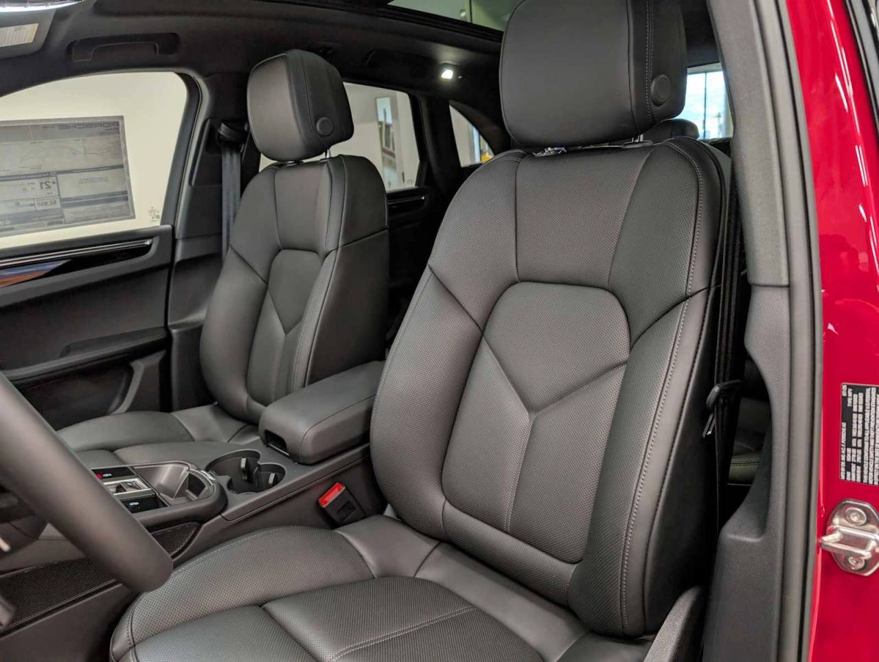 2026 Porsche Macan Base