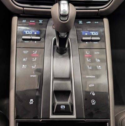 2026 Porsche Macan Base