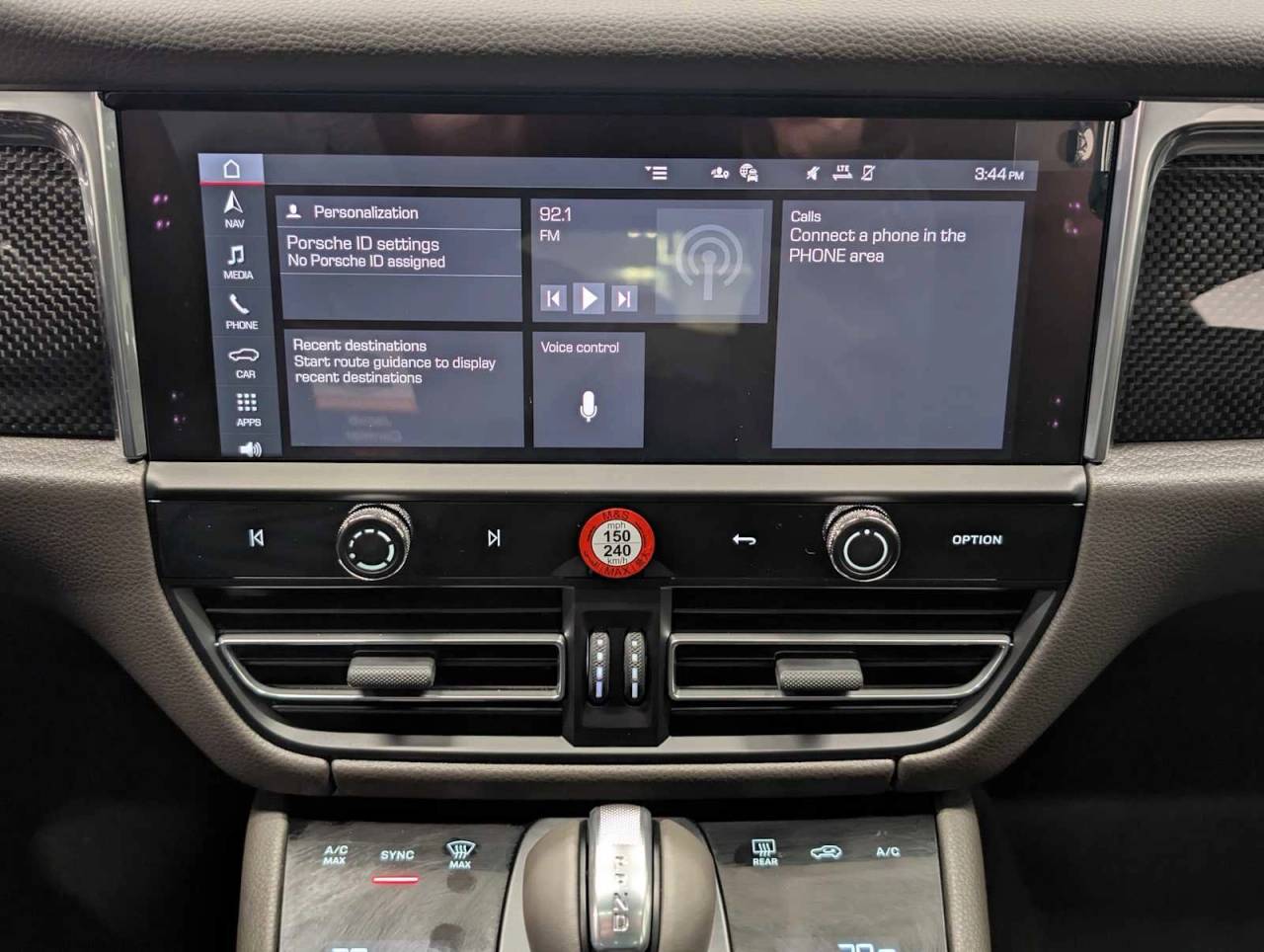 2026 Porsche Macan Base