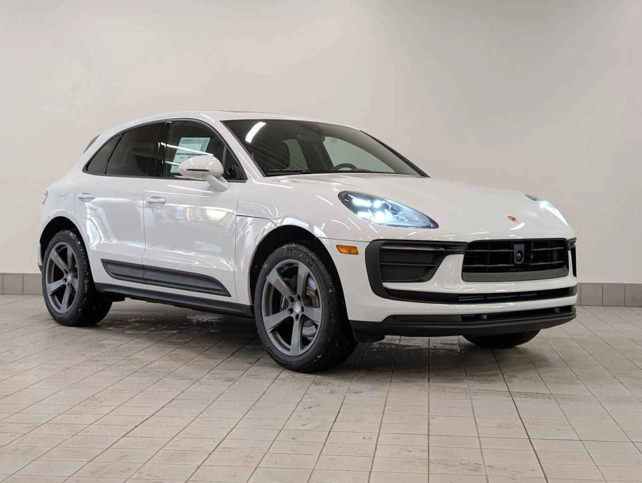 2026 Porsche Macan Base