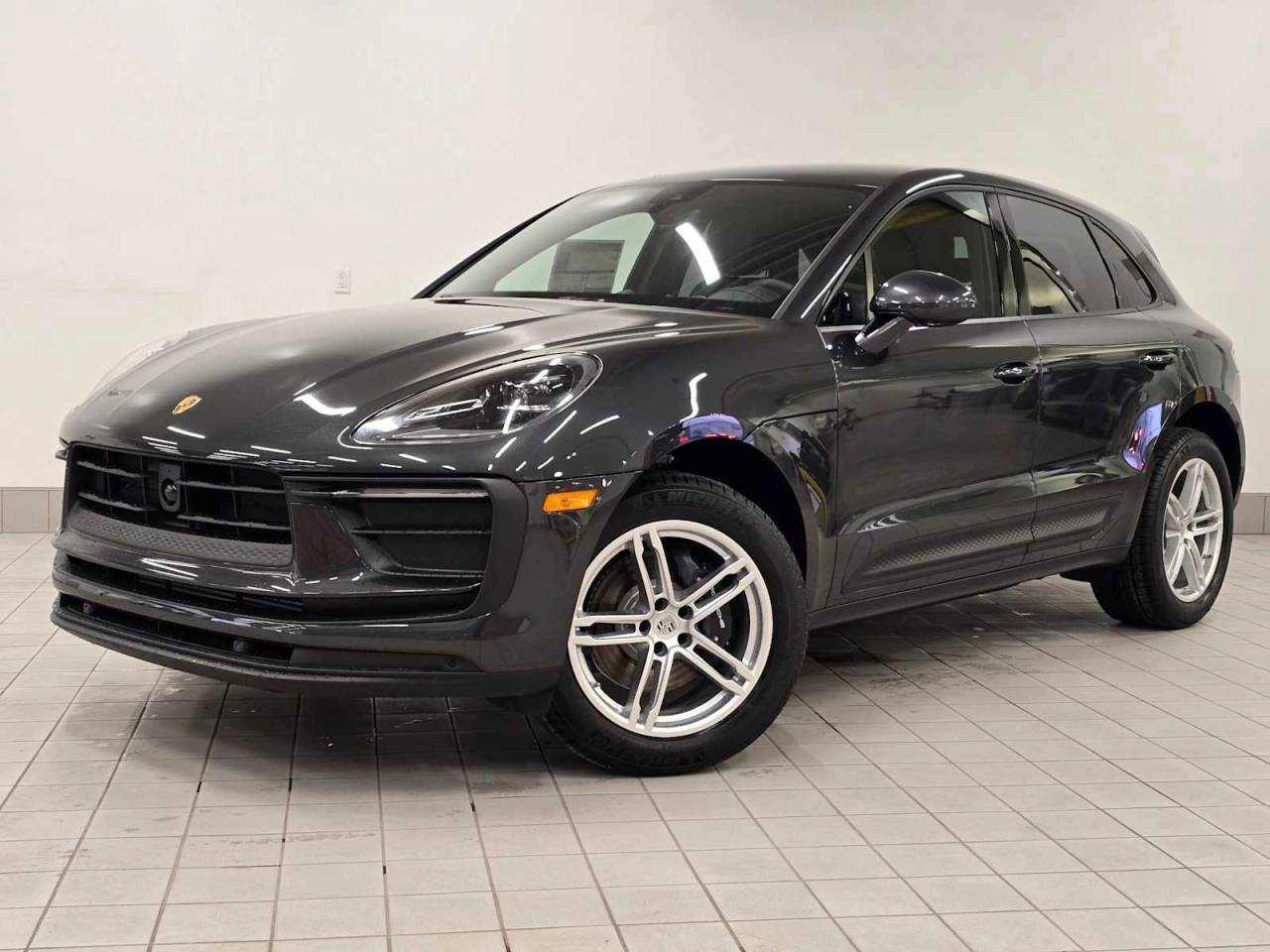 2025 Porsche Macan Base