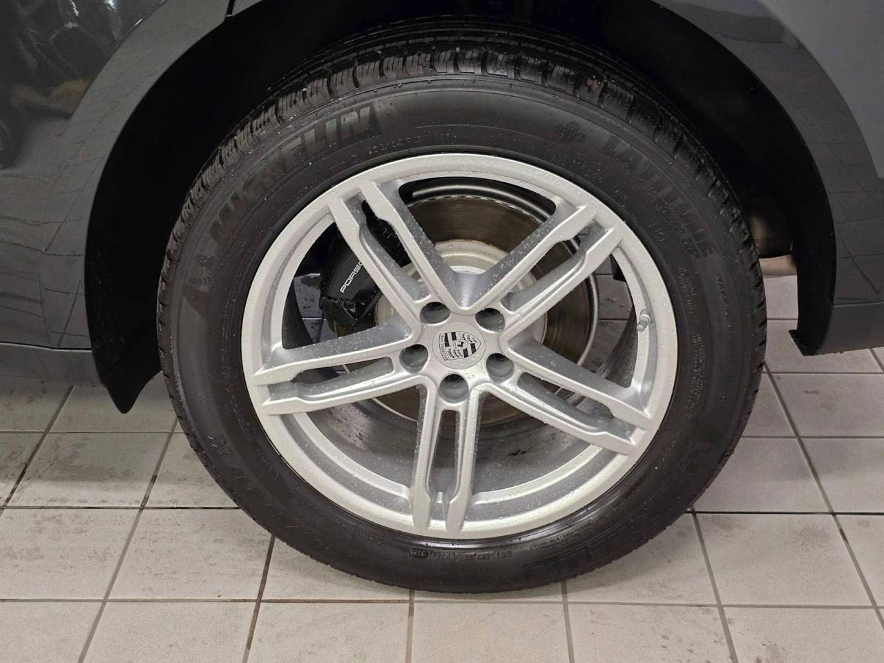 2025 Porsche Macan Base