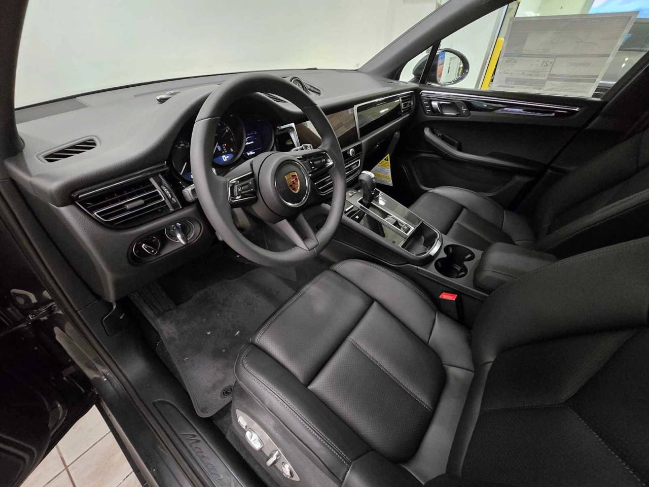 2025 Porsche Macan Base