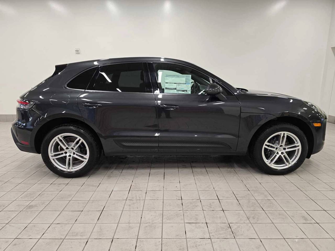 2025 Porsche Macan Base