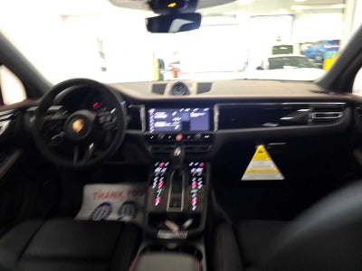 2025 Porsche Macan Base