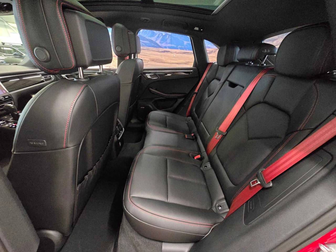 2025 Porsche Macan Base