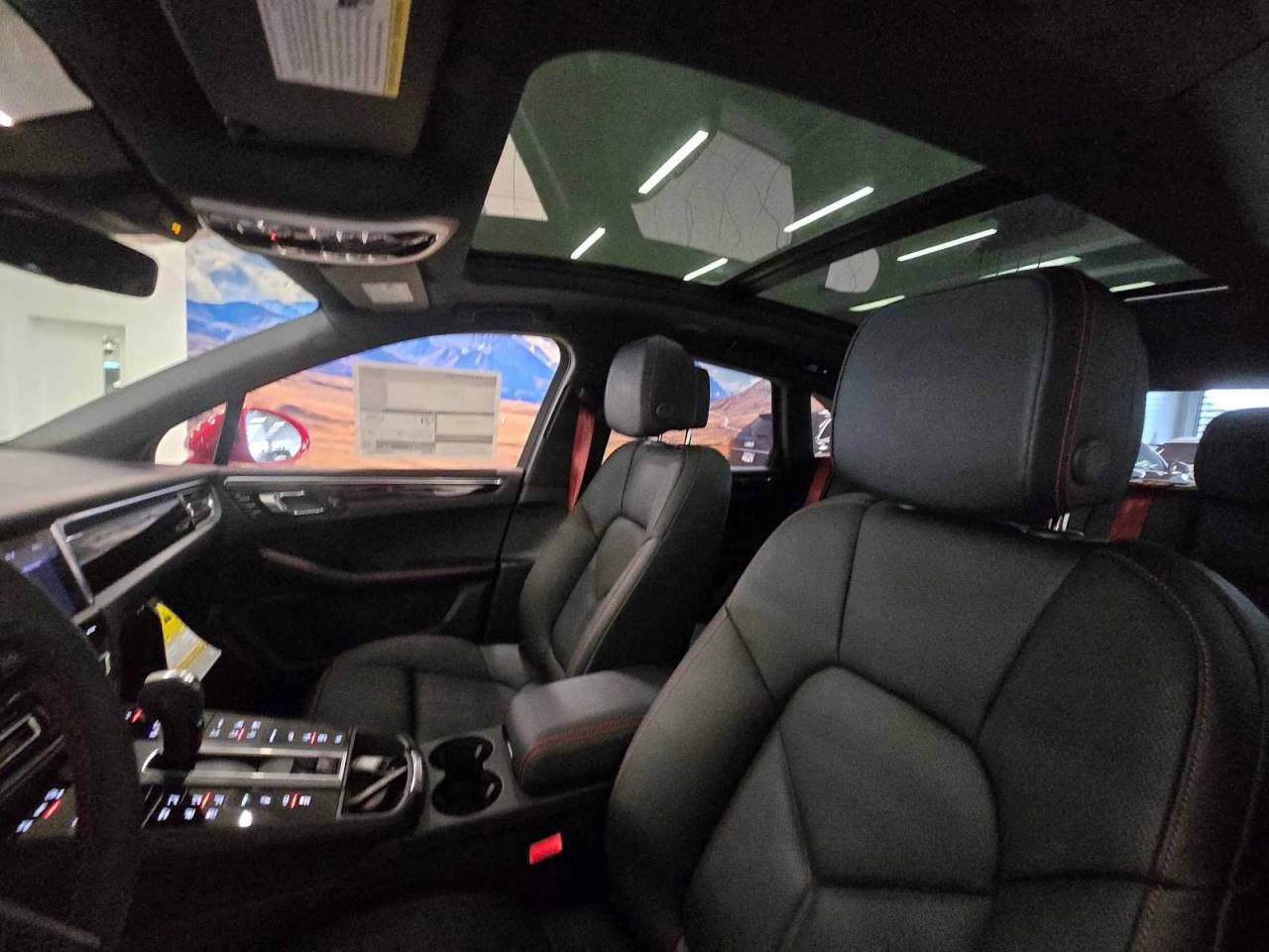 2025 Porsche Macan Base