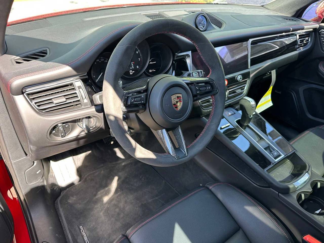 2025 Porsche Macan Base