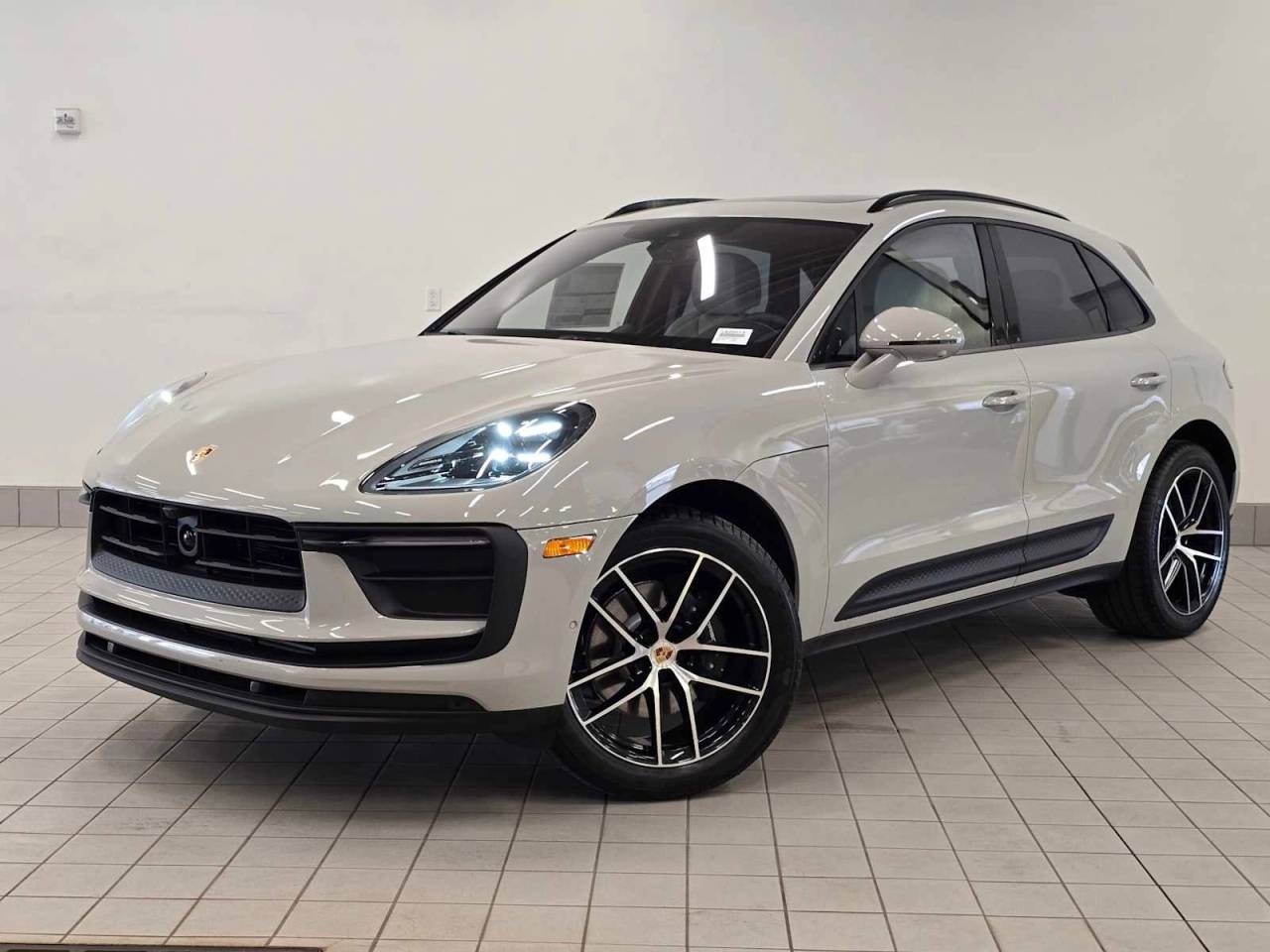 2024 Porsche Macan Base