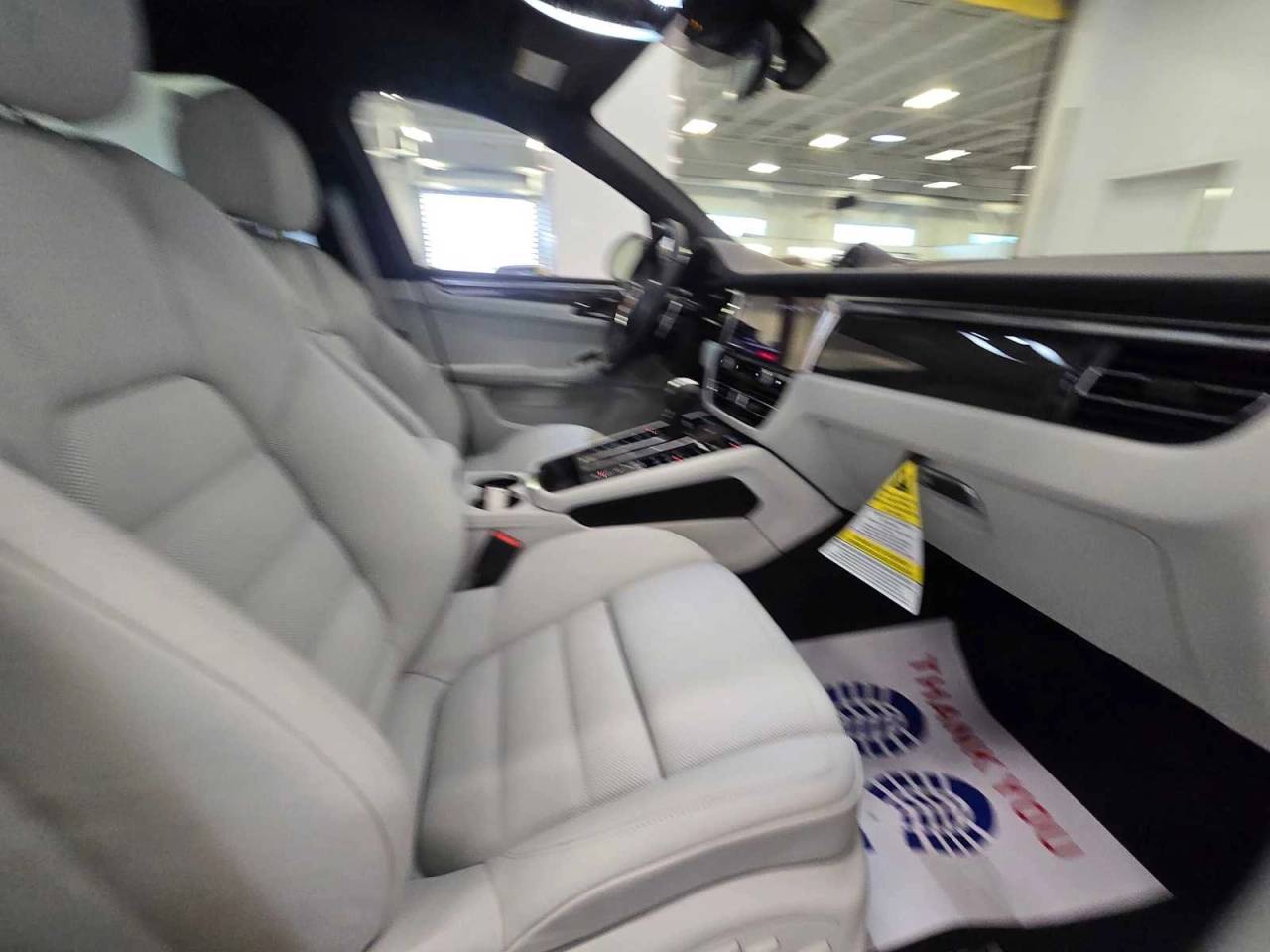 2024 Porsche Macan Base