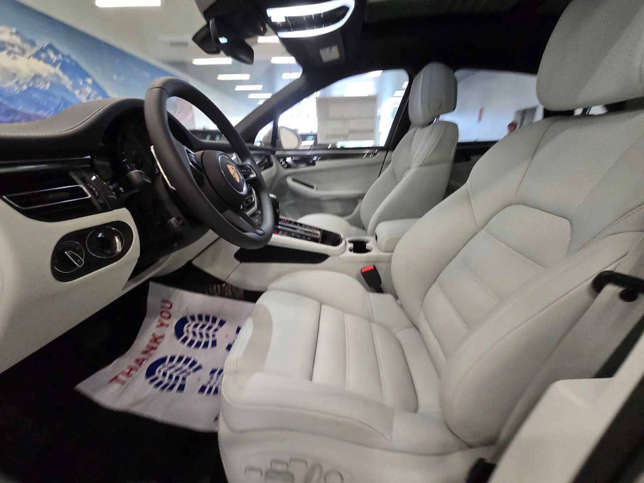 2024 Porsche Macan Base