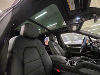 2025 Porsche Cayenne Base