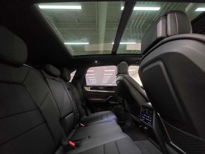 2025 Porsche Cayenne Base