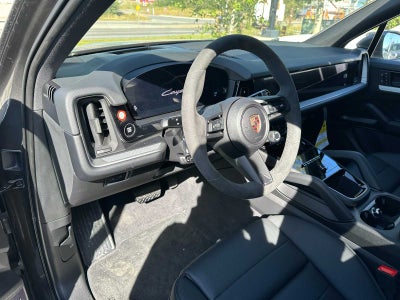 2025 Porsche Cayenne Base