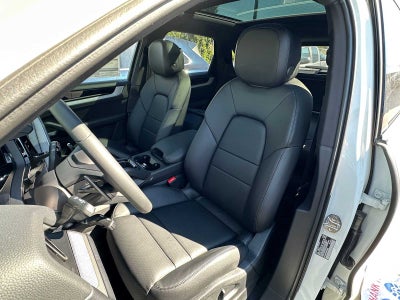2025 Porsche Cayenne Base