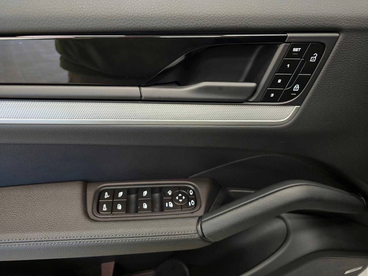 2025 Porsche Cayenne Base