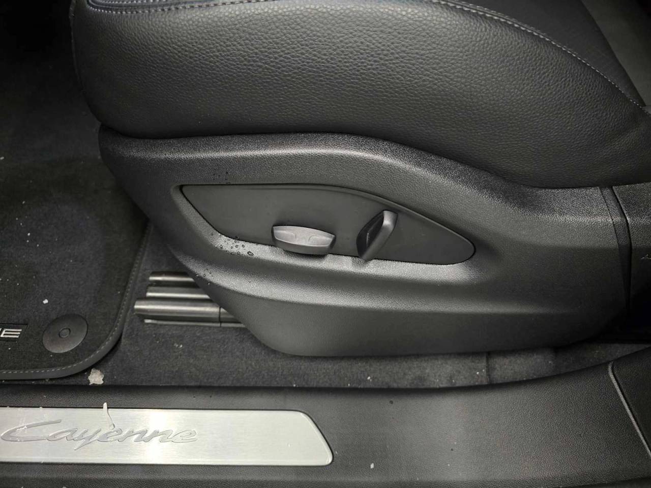 2025 Porsche Cayenne Base