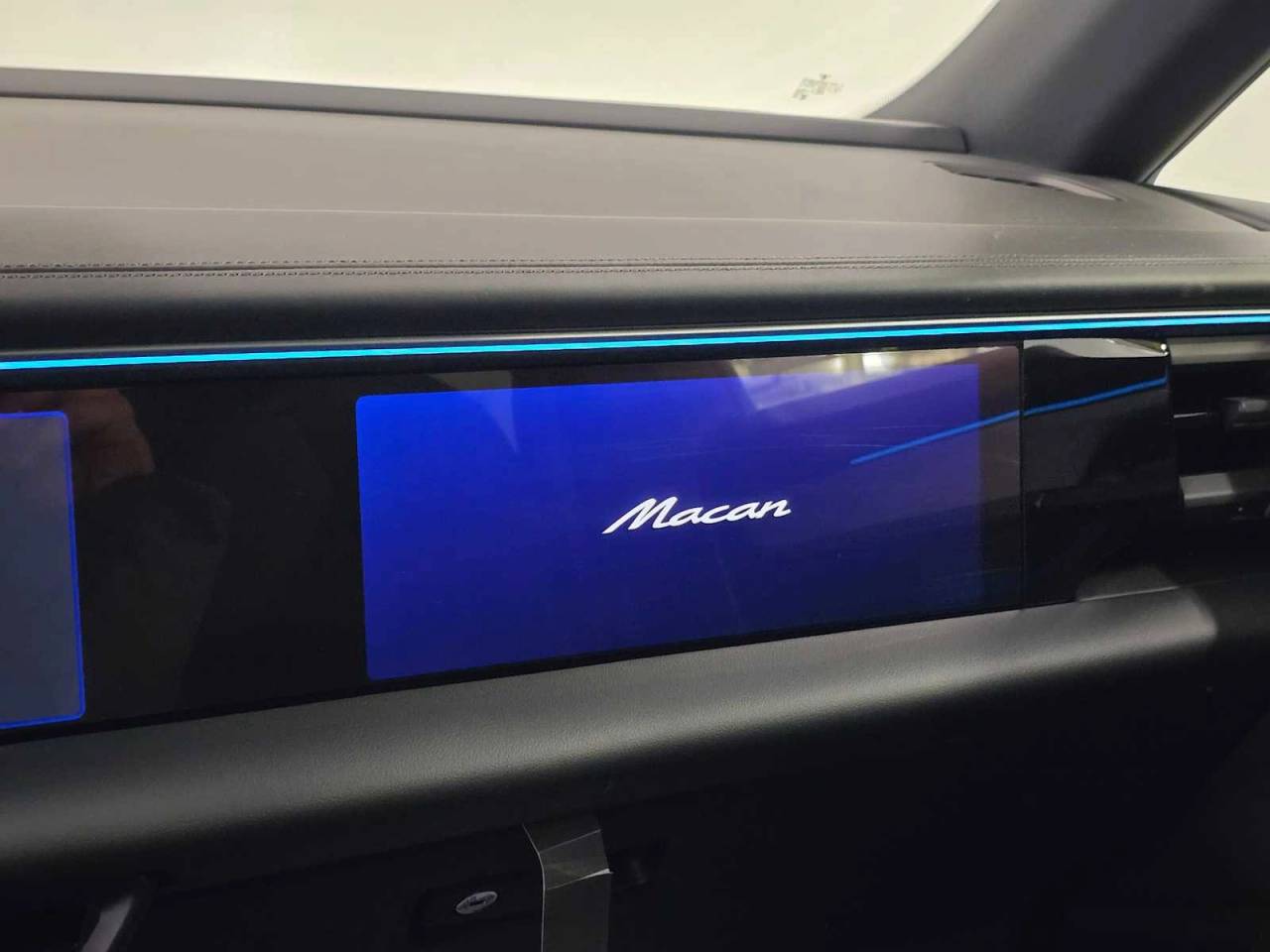 2024 Porsche Macan Electric 4