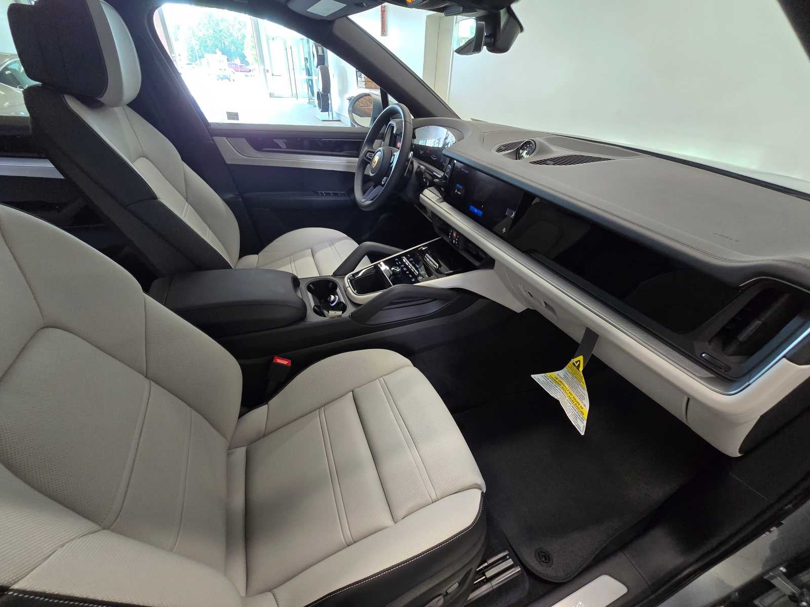 2024 Porsche Cayenne Base