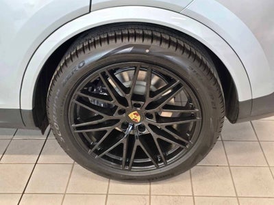 2024 Porsche Cayenne Base