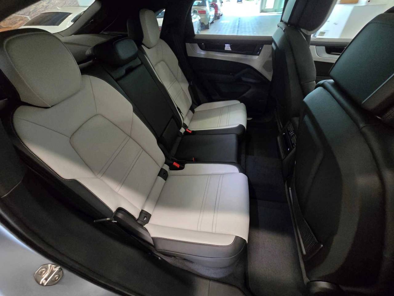 2024 Porsche Cayenne Base