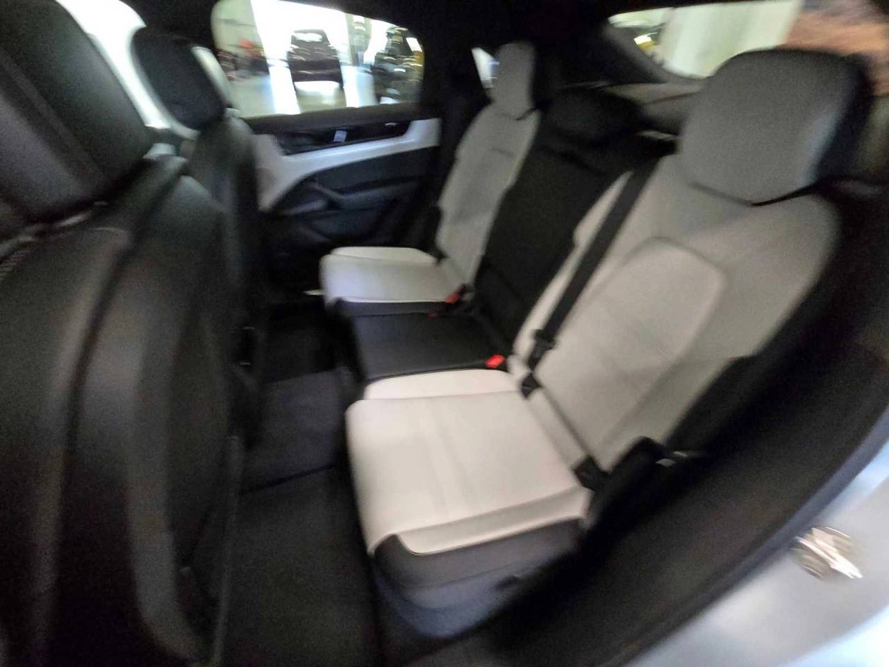 2024 Porsche Cayenne Base