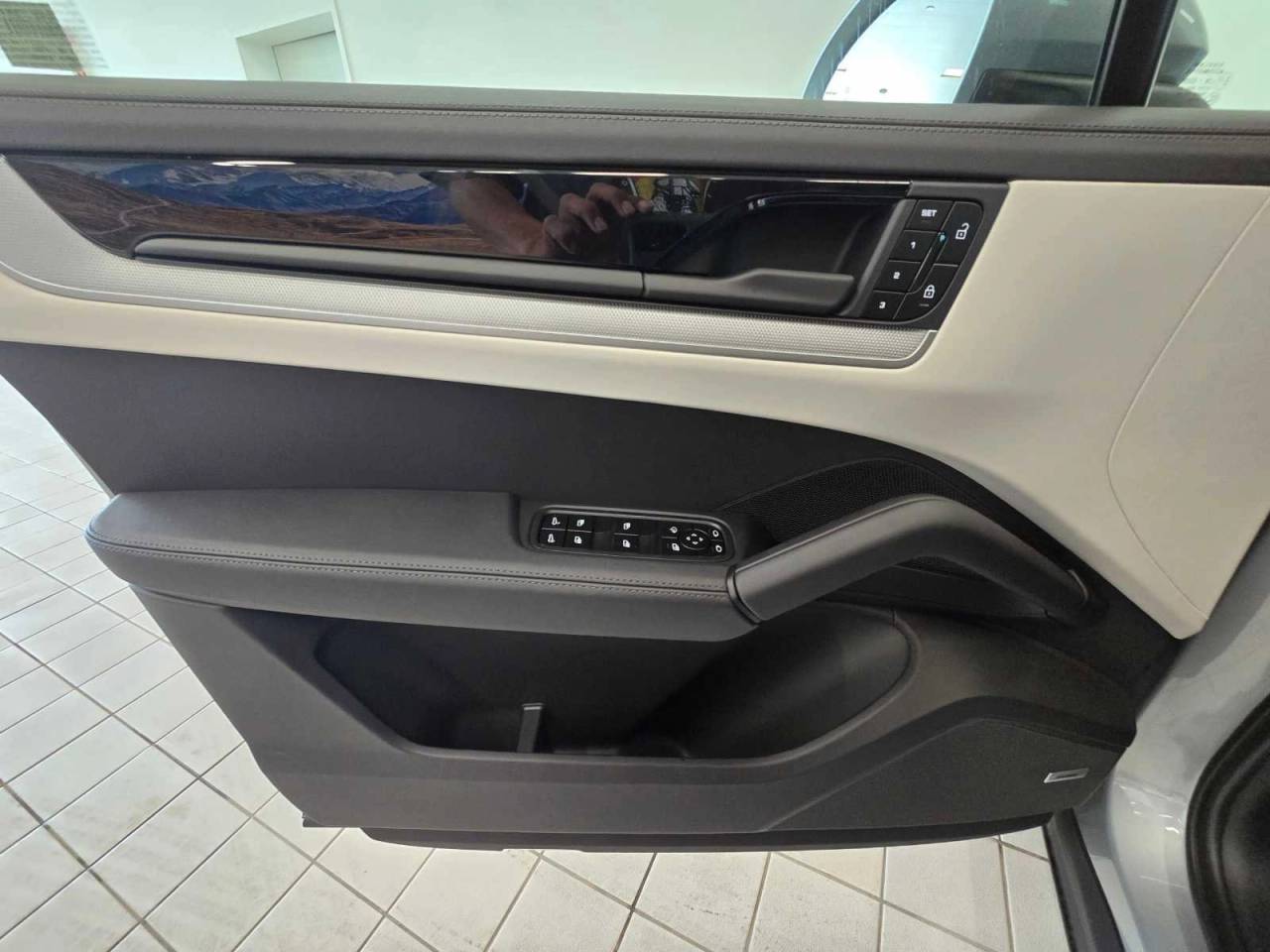 2024 Porsche Cayenne Base